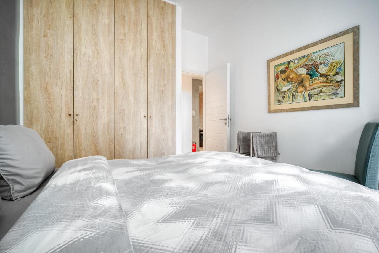 Delightful Stylish Two Bedroom Condo In Hip Area Of Central Atenas Exterior foto
